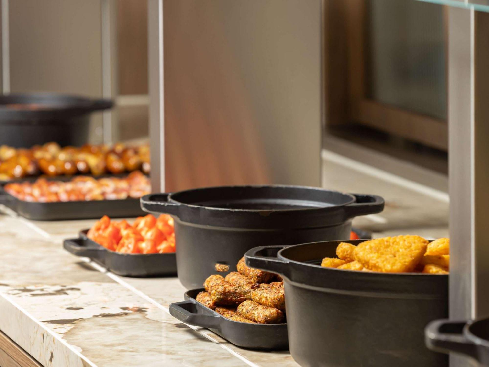 Mercure London Earls Court Екстер'єр фото
