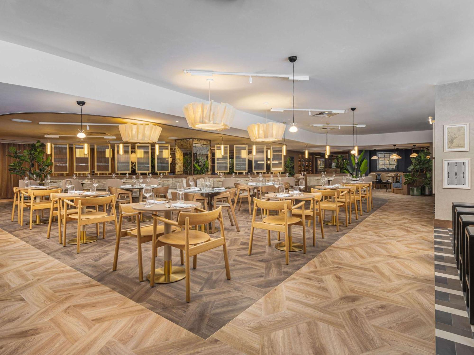 Mercure London Earls Court Екстер'єр фото