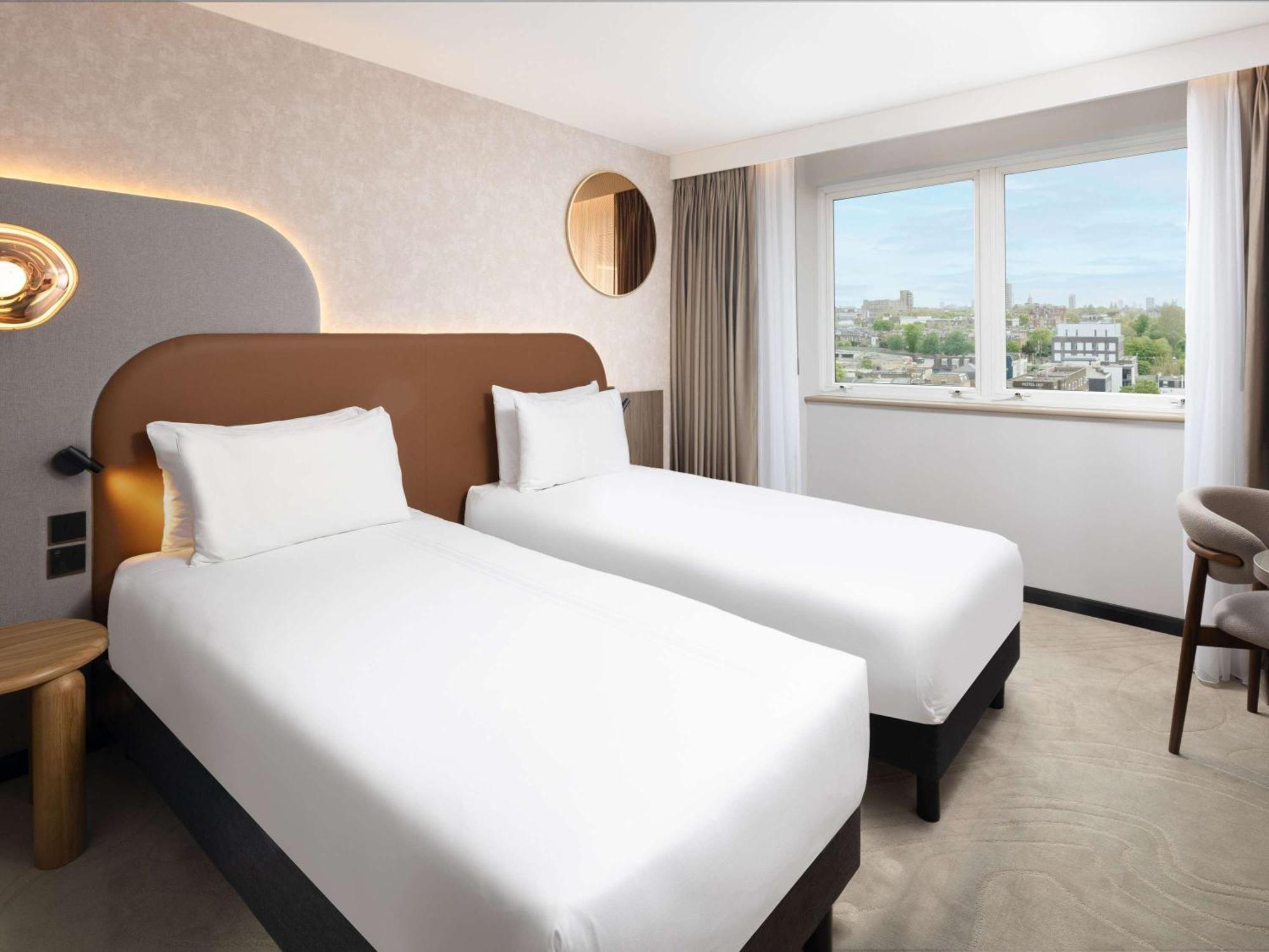 Mercure London Earls Court Екстер'єр фото