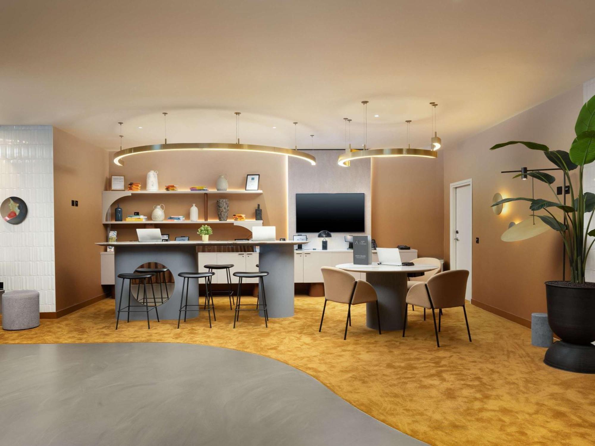 Mercure London Earls Court Екстер'єр фото