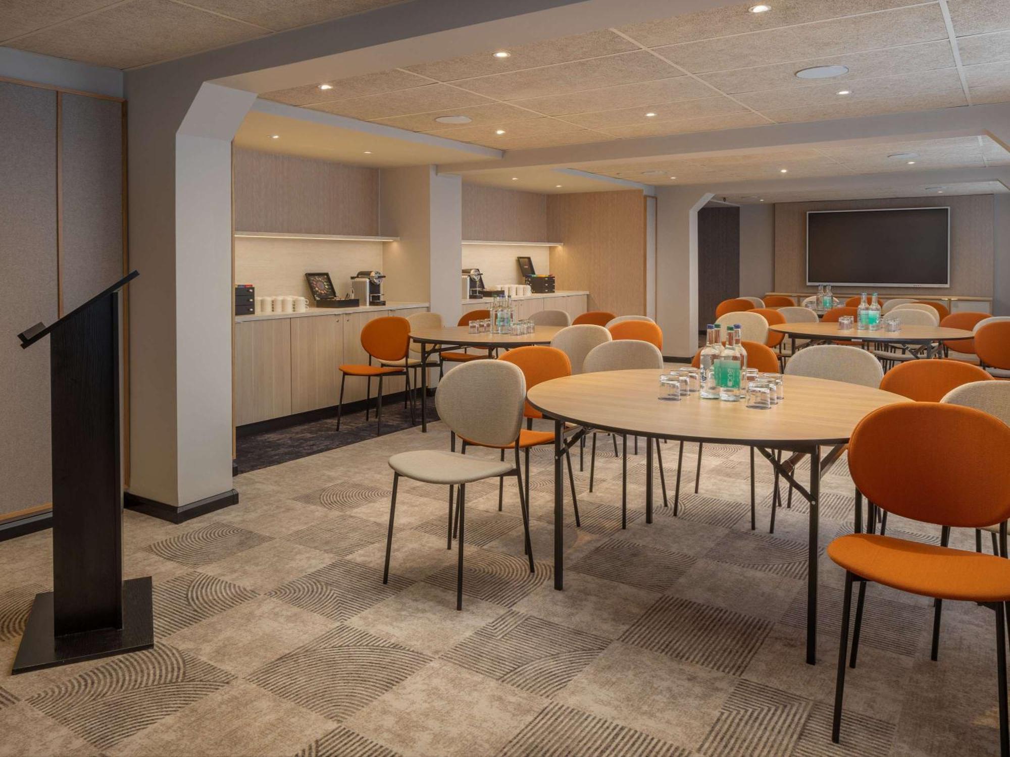Mercure London Earls Court Екстер'єр фото
